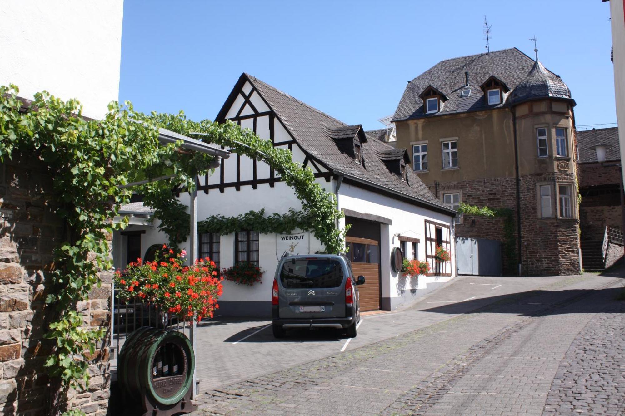 Weinhaus Hirschen Bruttig Hotel Exterior photo