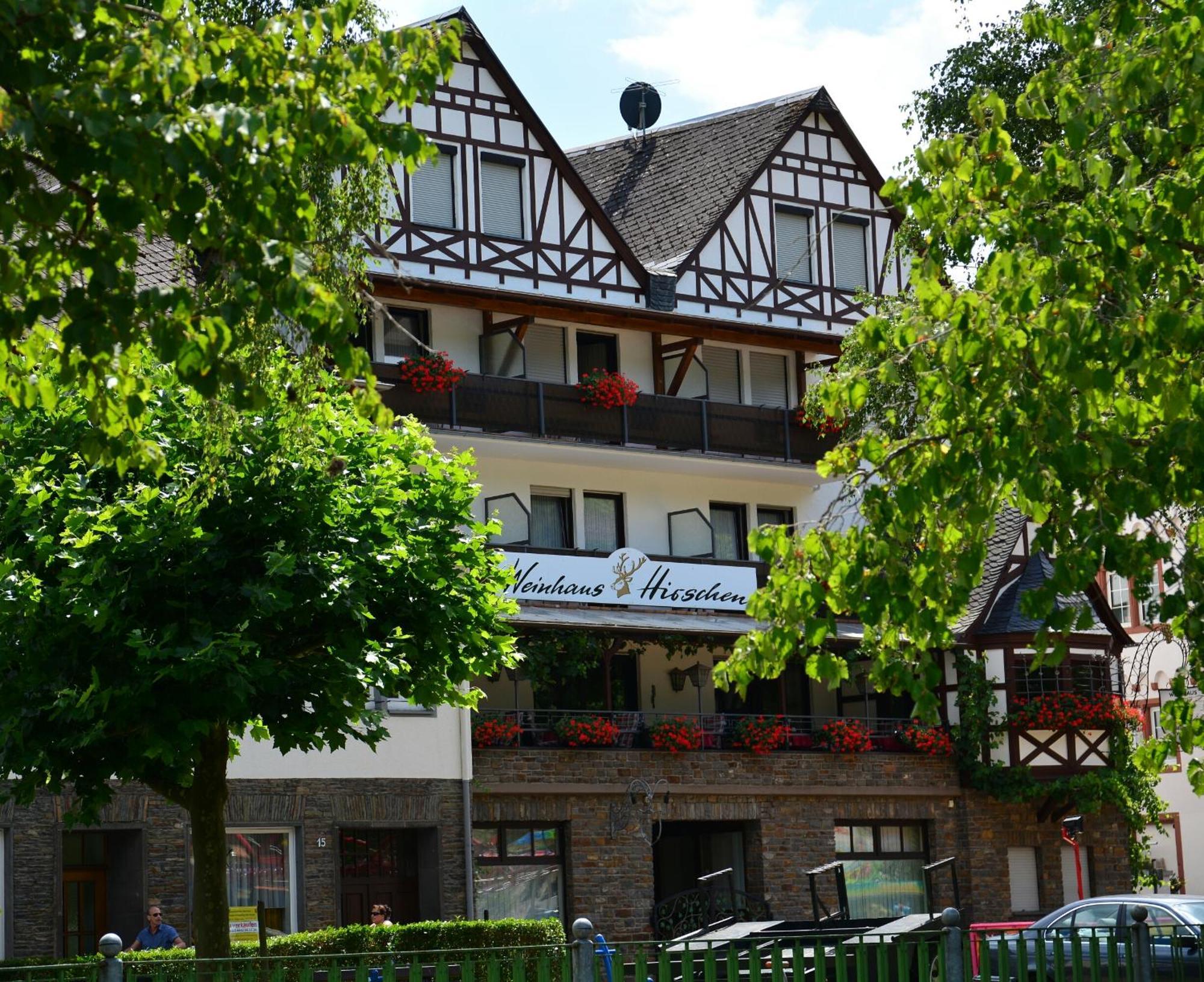 Weinhaus Hirschen Bruttig Hotel Exterior photo